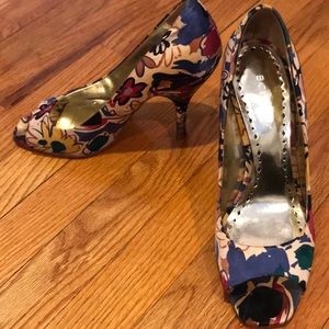 BCBGGENERATION floral shoes